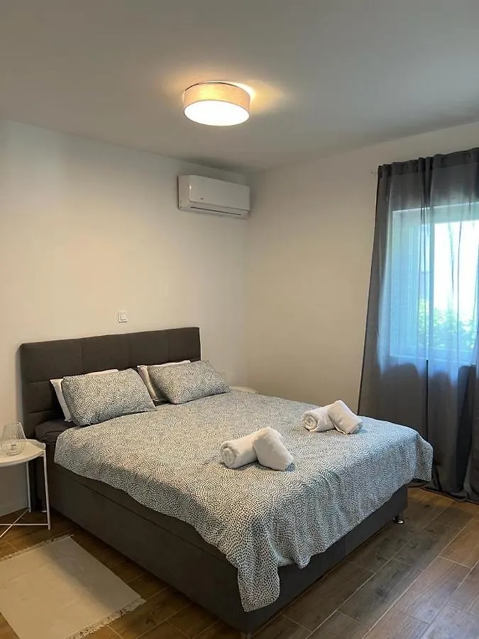 Gemini Apartments Kastela 0*,